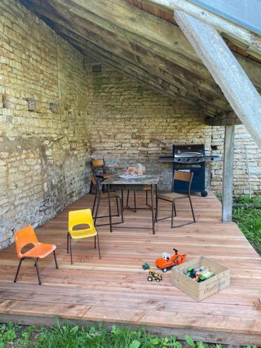 Gite L'Atelier D'Emile Baigneux-les-Juifs Buitenkant foto